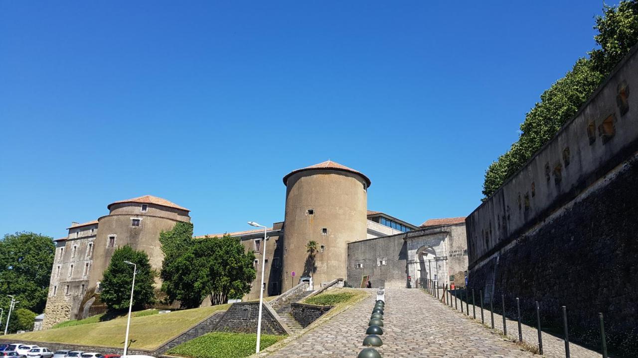Casa Chiberta - Centre Historique Apartman Bayonne Kültér fotó
